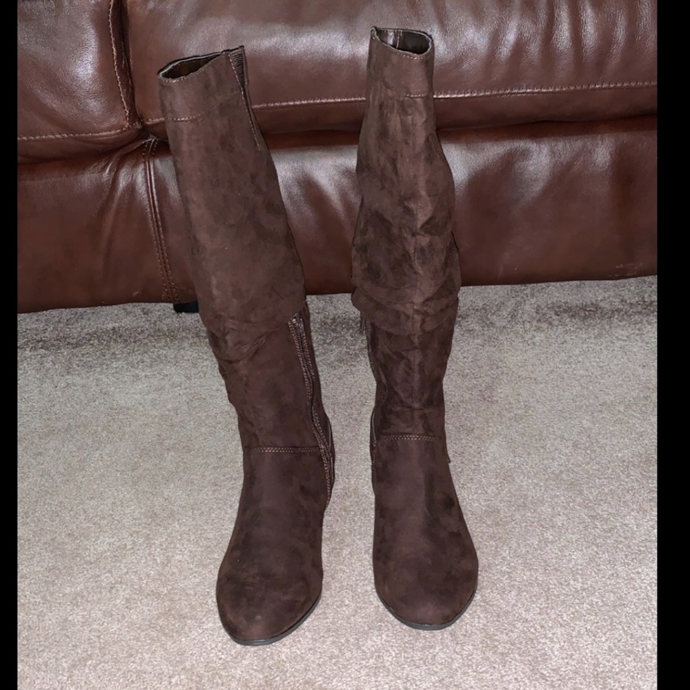 💥NWOT💥Faux brown suede boots